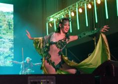 Foto de la galería: La primera noche del Festival del Litoral en la Cascada se disfrutó entre amigos, mates y tererés