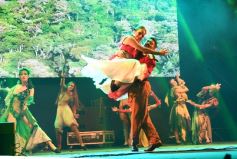 Foto de la galería: La primera noche del Festival del Litoral en la Cascada se disfrutó entre amigos, mates y tererés