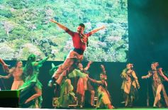 Foto de la galería: La primera noche del Festival del Litoral en la Cascada se disfrutó entre amigos, mates y tererés
