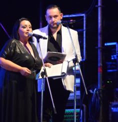 Foto de la galería: La primera noche del Festival del Litoral en la Cascada se disfrutó entre amigos, mates y tererés