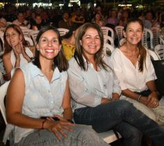 Foto de la galería: La primera noche del Festival del Litoral en la Cascada se disfrutó entre amigos, mates y tererés