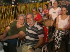 Foto de la galería: La primera noche del Festival del Litoral en la Cascada se disfrutó entre amigos, mates y tererés