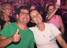 Foto de la galería: La primera noche del Festival del Litoral en la Cascada se disfrutó entre amigos, mates y tererés
