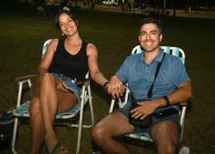 Foto de la galería: La primera noche del Festival del Litoral en la Cascada se disfrutó entre amigos, mates y tererés