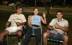 Foto de la galería: La primera noche del Festival del Litoral en la Cascada se disfrutó entre amigos, mates y tererés