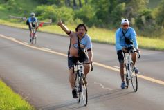 Foto de la galería: Miles de biciperegrinos con devoción y fe pedalearon a la Basílica de Itatí 