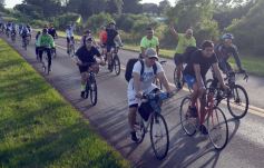 Foto de la galería: Miles de biciperegrinos con devoción y fe pedalearon a la Basílica de Itatí 