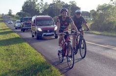 Foto de la galería: Miles de biciperegrinos con devoción y fe pedalearon a la Basílica de Itatí 