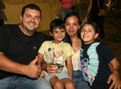 Foto de la galería: Fiesta en calle Colón: la FesTreaming despidió el año con música en vivo y sorpresas