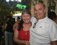 Foto de la galería: Fiesta en calle Colón: la FesTreaming despidió el año con música en vivo y sorpresas