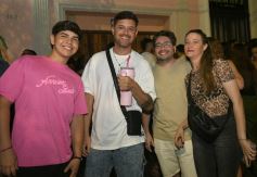 Foto de la galería: Fiesta en calle Colón: la FesTreaming despidió el año con música en vivo y sorpresas