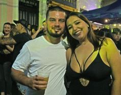 Foto de la galería: Fiesta en calle Colón: la FesTreaming despidió el año con música en vivo y sorpresas