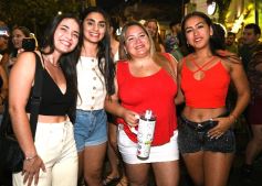 Foto de la galería: Fiesta en calle Colón: la FesTreaming despidió el año con música en vivo y sorpresas