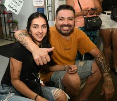 Foto de la galería: Fiesta en calle Colón: la FesTreaming despidió el año con música en vivo y sorpresas