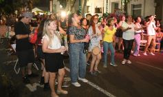 Foto de la galería: Fiesta en calle Colón: la FesTreaming despidió el año con música en vivo y sorpresas
