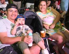 Foto de la galería: Fiesta en calle Colón: la FesTreaming despidió el año con música en vivo y sorpresas