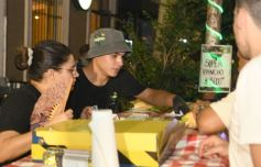 Foto de la galería: Fiesta en calle Colón: la FesTreaming despidió el año con música en vivo y sorpresas