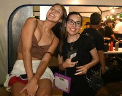 Foto de la galería: Fiesta en calle Colón: la FesTreaming despidió el año con música en vivo y sorpresas