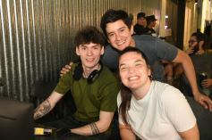 Foto de la galería: Fiesta en calle Colón: la FesTreaming despidió el año con música en vivo y sorpresas