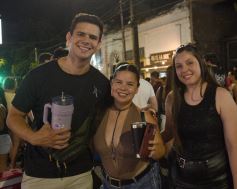 Foto de la galería: Fiesta en calle Colón: la FesTreaming despidió el año con música en vivo y sorpresas