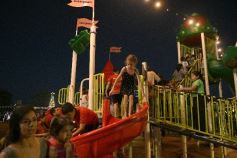 Foto de la galería: En el Parque de las Fiestas se disfruta en familia y los niños aprovechan para fotografiarse con Papá Noel 