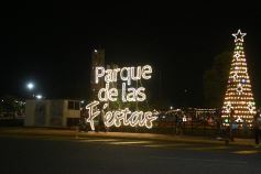 Foto de la galería: En el Parque de las Fiestas se disfruta en familia y los niños aprovechan para fotografiarse con Papá Noel 