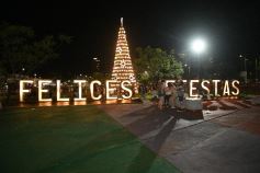 Foto de la galería: En el Parque de las Fiestas se disfruta en familia y los niños aprovechan para fotografiarse con Papá Noel 