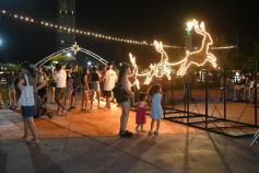 Foto de la galería: En el Parque de las Fiestas se disfruta en familia y los niños aprovechan para fotografiarse con Papá Noel 