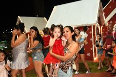 Foto de la galería: En el Parque de las Fiestas se disfruta en familia y los niños aprovechan para fotografiarse con Papá Noel 