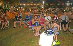 Foto de la galería: En el Parque de las Fiestas se disfruta en familia y los niños aprovechan para fotografiarse con Papá Noel 