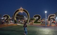 Foto de la galería: En el Parque de las Fiestas se disfruta en familia y los niños aprovechan para fotografiarse con Papá Noel 