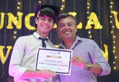 Foto de la galería: Emoción y orgullo de la comunidad educativa en el acto de colación del Colegio Santa María 