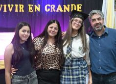 Foto de la galería: Emoción y orgullo de la comunidad educativa en el acto de colación del Colegio Santa María 