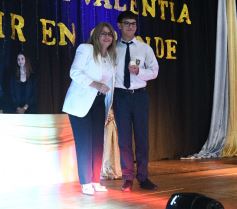 Foto de la galería: Emoción y orgullo de la comunidad educativa en el acto de colación del Colegio Santa María 