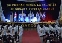 Foto de la galería: Emoción y orgullo de la comunidad educativa en el acto de colación del Colegio Santa María 
