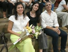 Foto de la galería: Emoción y orgullo de la comunidad educativa en el acto de colación del Colegio Santa María 