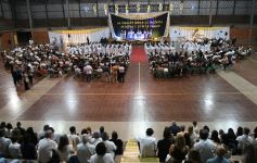 Foto de la galería: Emoción y orgullo de la comunidad educativa en el acto de colación del Colegio Santa María 