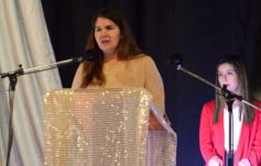 Foto de la galería: Emoción y orgullo de la comunidad educativa en el acto de colación del Colegio Santa María 