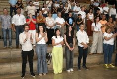 Foto de la galería: Emoción y orgullo de la comunidad educativa en el acto de colación del Colegio Santa María 