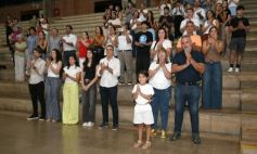 Foto de la galería: Emoción y orgullo de la comunidad educativa en el acto de colación del Colegio Santa María 