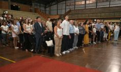Foto de la galería: Emoción y orgullo de la comunidad educativa en el acto de colación del Colegio Santa María 