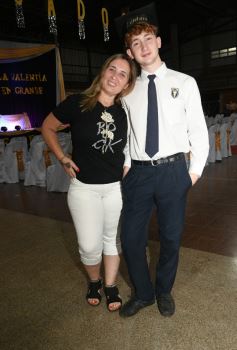 Foto de la galería: Emoción y orgullo de la comunidad educativa en el acto de colación del Colegio Santa María 