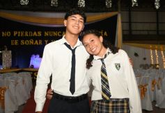 Foto de la galería: Emoción y orgullo de la comunidad educativa en el acto de colación del Colegio Santa María 