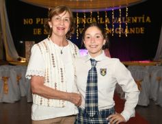 Foto de la galería: Emoción y orgullo de la comunidad educativa en el acto de colación del Colegio Santa María 