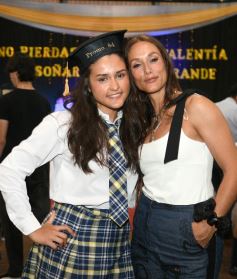 Foto de la galería: Emoción y orgullo de la comunidad educativa en el acto de colación del Colegio Santa María 