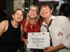 Foto de la galería: Los alumnos de los 5° de la Madre de la Misericordia con felicidad y nostalgia recibieron sus diplomas 