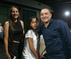 Foto de la galería: Los alumnos de los 5° de la Madre de la Misericordia con felicidad y nostalgia recibieron sus diplomas 