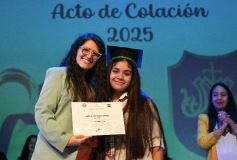 Foto de la galería: Los alumnos de los 5° de la Madre de la Misericordia con felicidad y nostalgia recibieron sus diplomas 