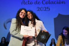 Foto de la galería: Los alumnos de los 5° de la Madre de la Misericordia con felicidad y nostalgia recibieron sus diplomas 