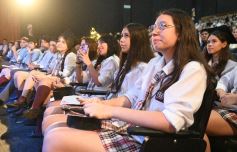 Foto de la galería: Los alumnos de los 5° de la Madre de la Misericordia con felicidad y nostalgia recibieron sus diplomas 